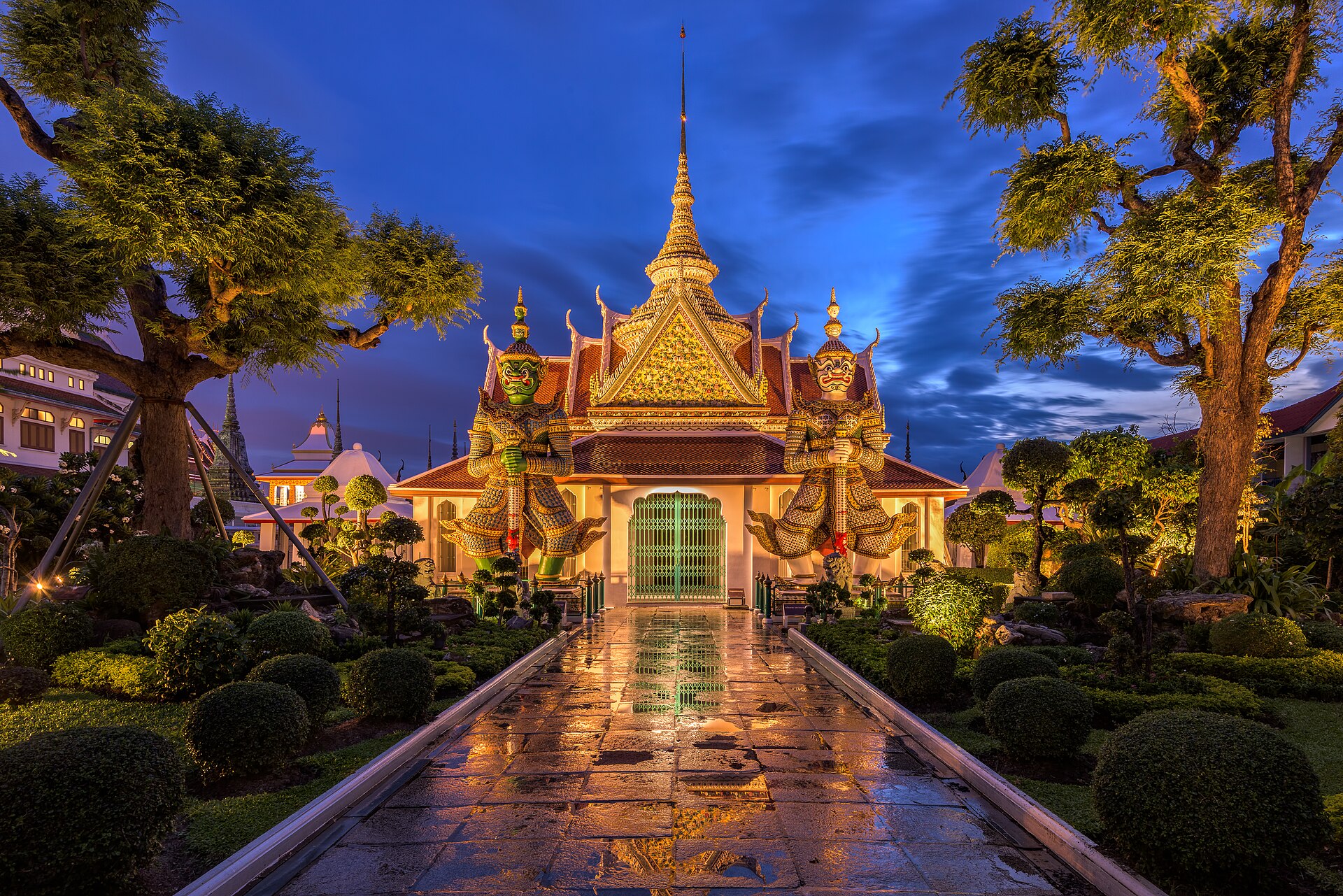 Wat Arun coucher de soleil Bangkok