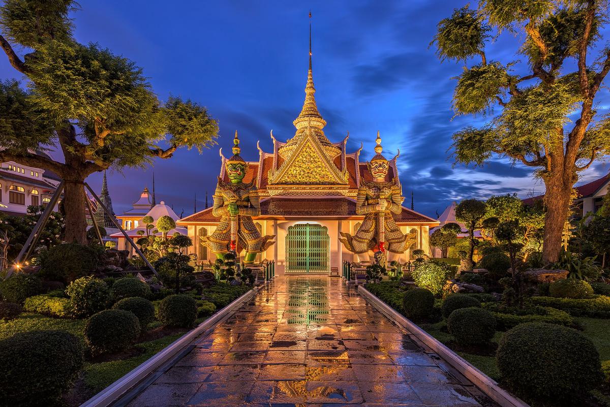 Wat Arun coucher de soleil Bangkok